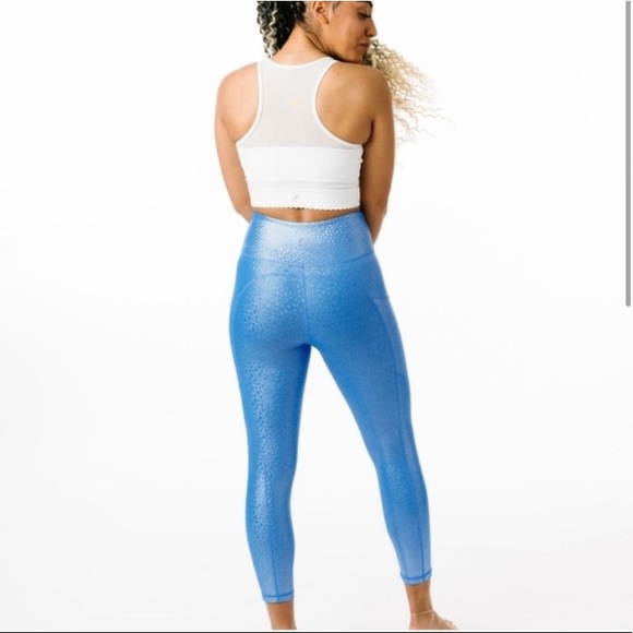 ZYIA Light N Tight Blue Mermaid Hi-Rise Capri Leggings - Picture 5 of 13